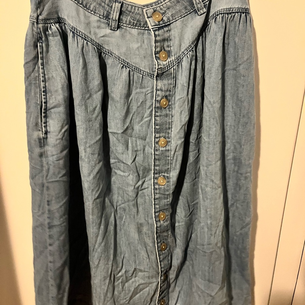 GAP Light Blue Denim Skirt with Buttons. Size 12. Never worn but tags removed.